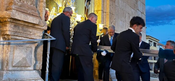 LA IMAGEN DE LA PURÍSIMA PRESIDE EL MES DE MAYO EN LA IGLESIA DE SANTA MARÍA.
